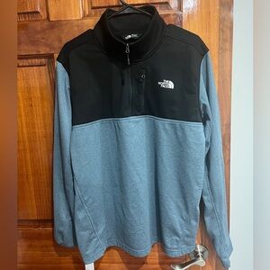 North Face Quarter Zip - Large